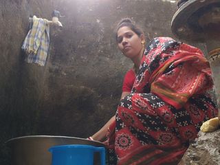 Desi indian bihari housewife having bath and saree eliminate orb flash in birth guest room